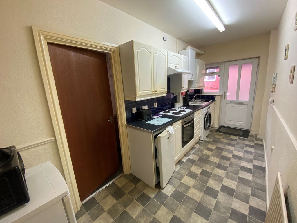 Property photo 3 of 6