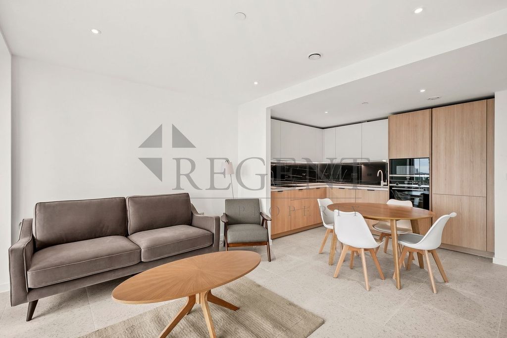 Property photo 3 of 18 Open Plan