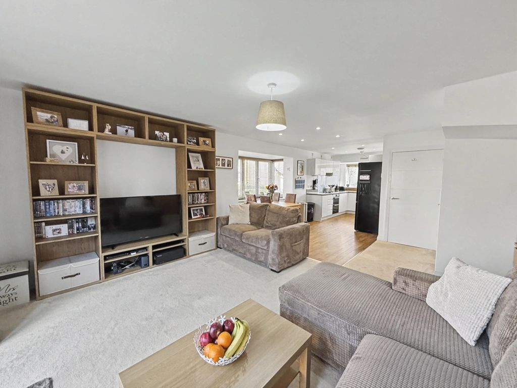 Property photo 2 of 35 4814877