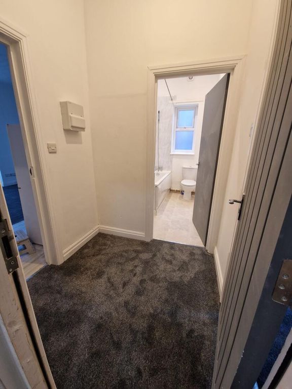 Property photo 2 of 4 Hallway