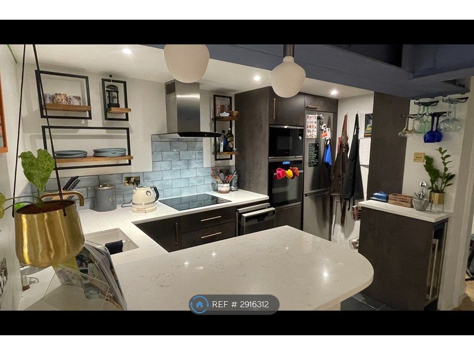 Property photo 3 of 15 Kitchen