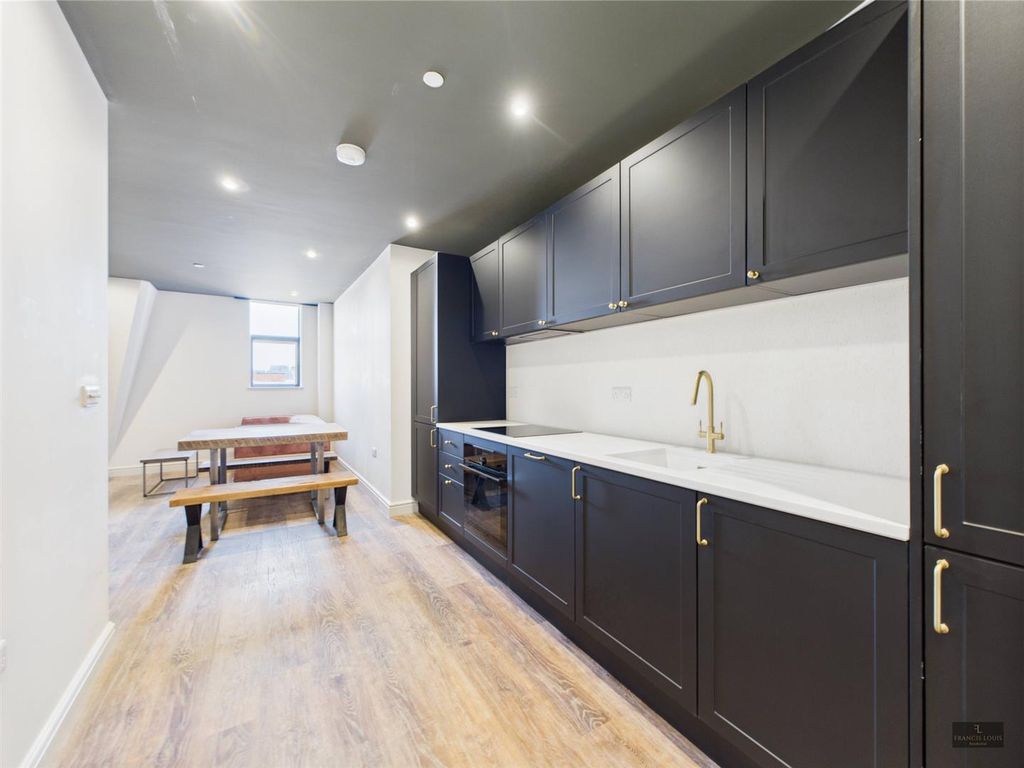 Property photo 1 of 9 Cam02887G0-Pr0446-Still039.Jpg