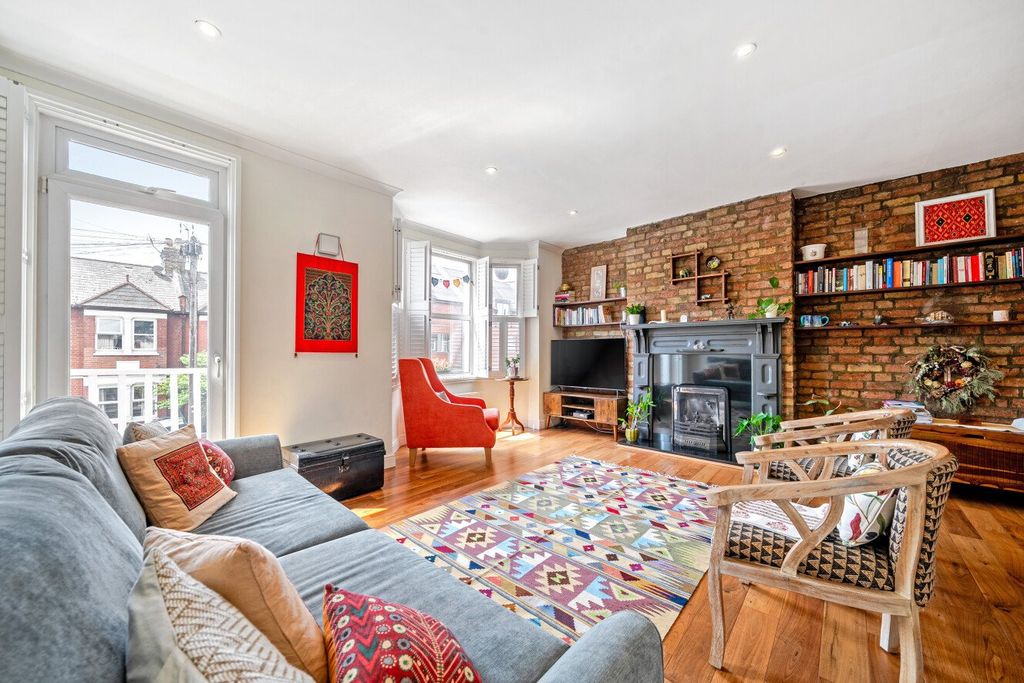 Property photo 2 of 11 Picture No. 18