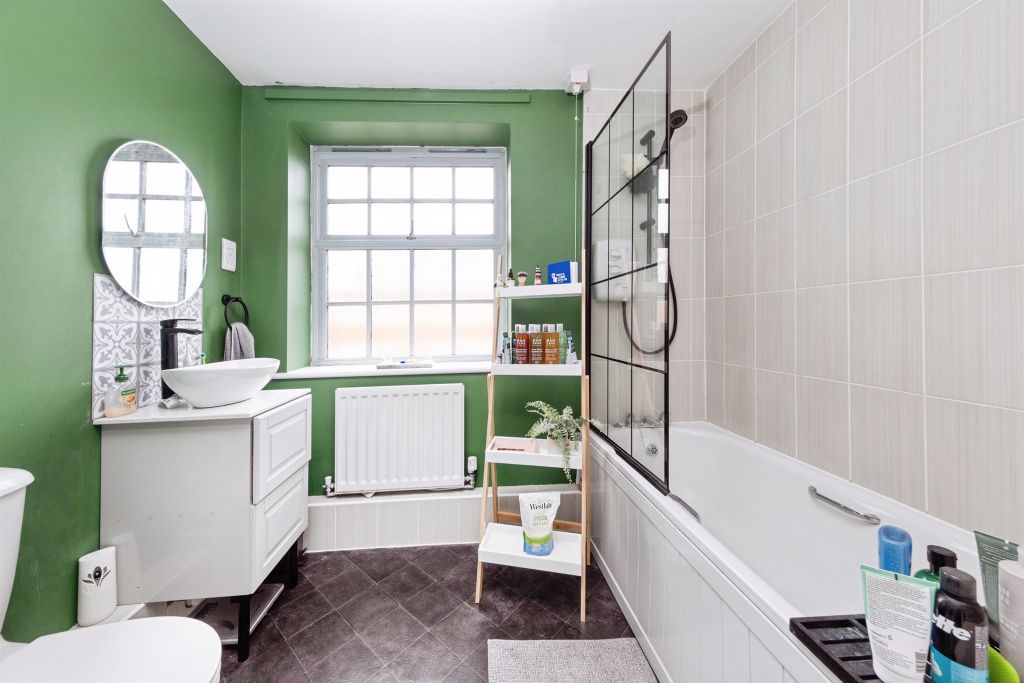 Additional image 12 of 2 bed flat for saleNeedlepin Way, Buckingham MK18