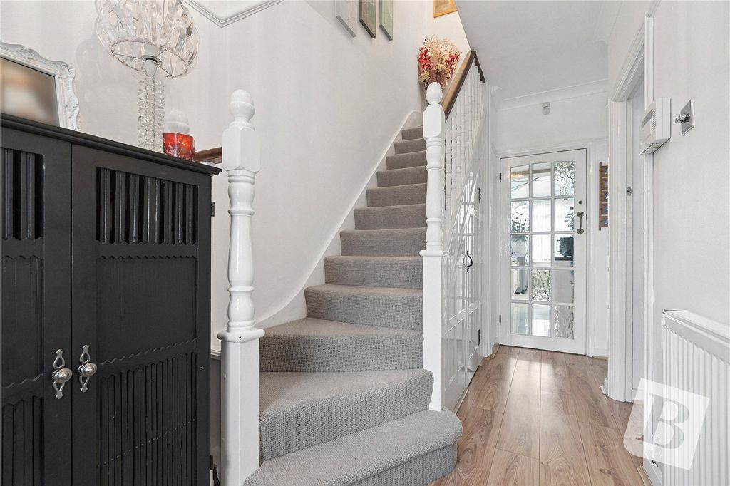 Property photo 2 of 13 Entrance Hall