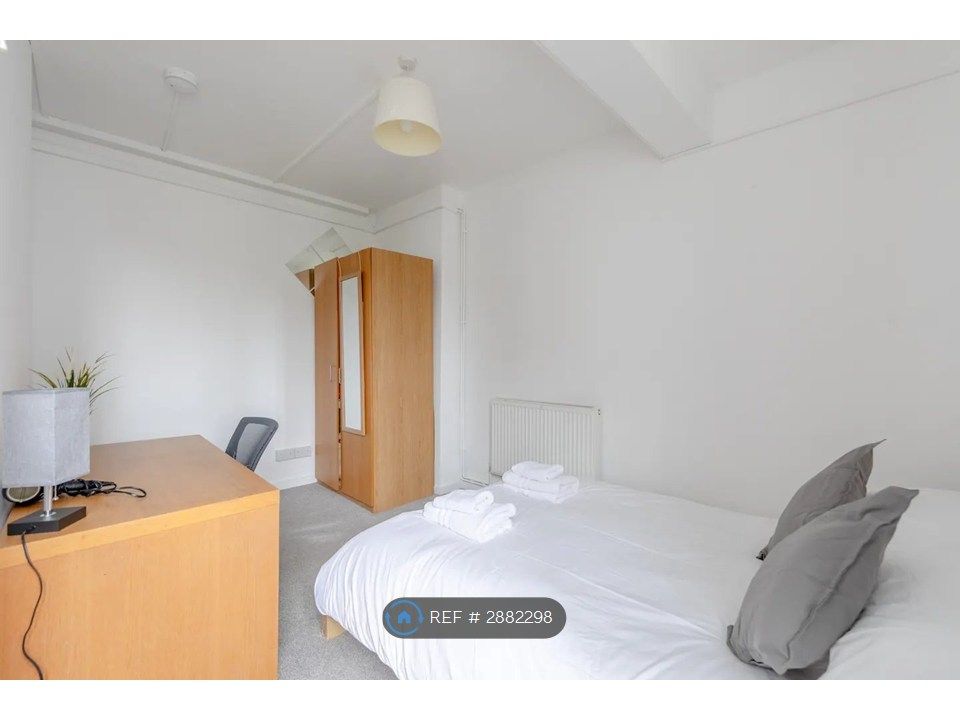Property photo 2 of 10 Bedroom 1- Double Room