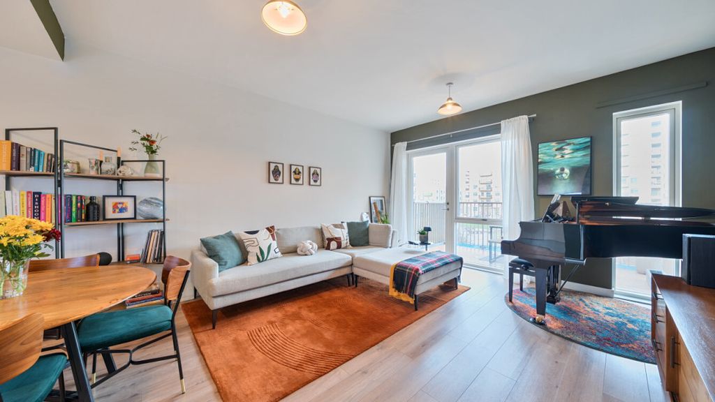 Property photo 1 of 21