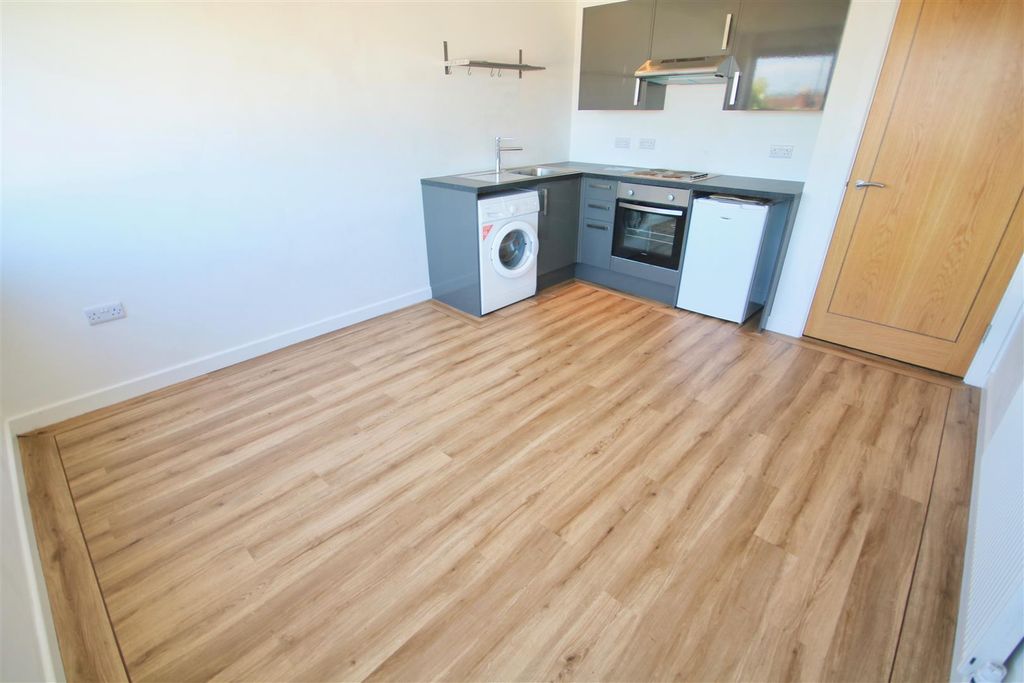 Property photo 2 of 11 Bgbtefxxbkmbuibe4Cxxvw.Jpg