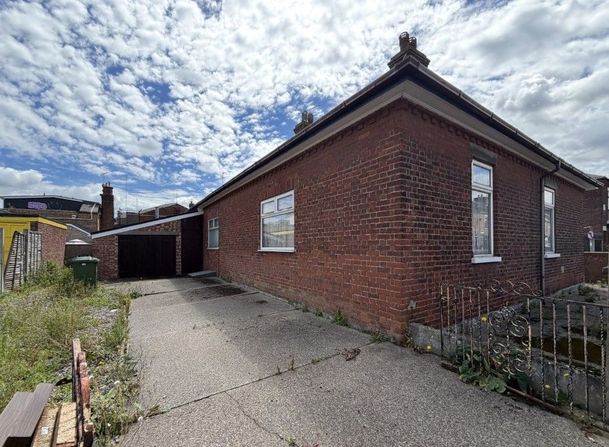 Property photo 2 of 12