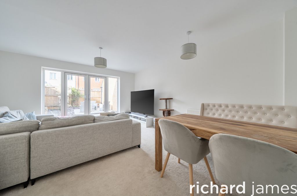 Property photo 3 of 17 c233A9c1B0E74795956895A7Bc93d678