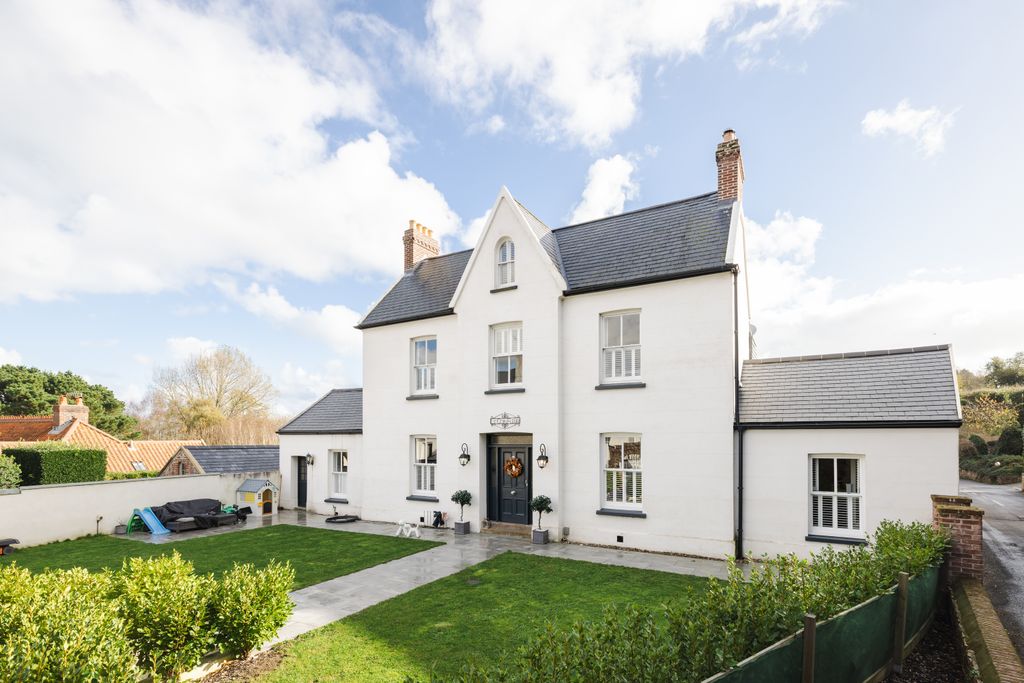 Property photo 1 of 20