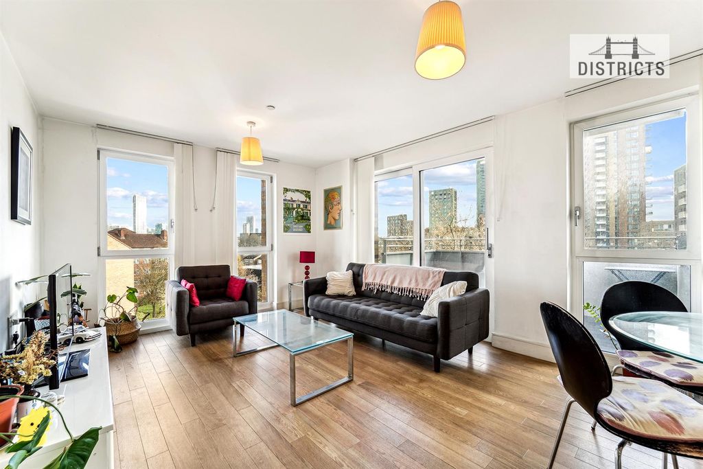 Property photo 1 of 10 Ivy Point (4).Jpg