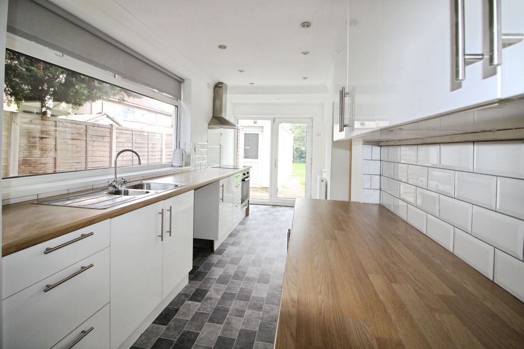 Property photo 2 of 20 Kitchen