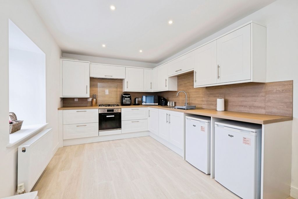 Property photo 2 of 14 Pbox-Img.Jpg