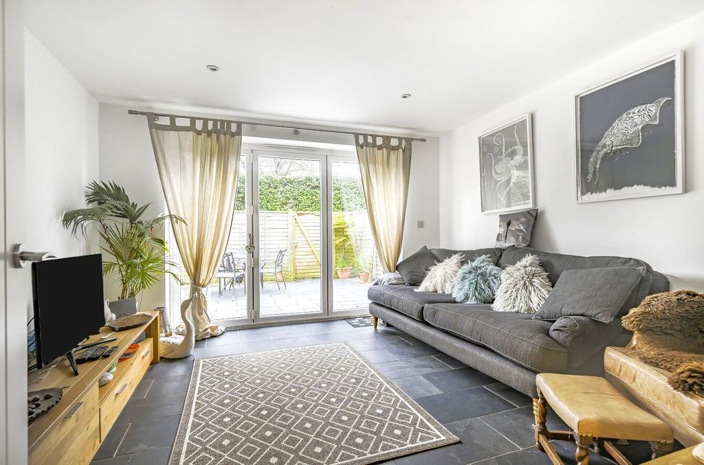 Property photo 3 of 23 Picture No. 13