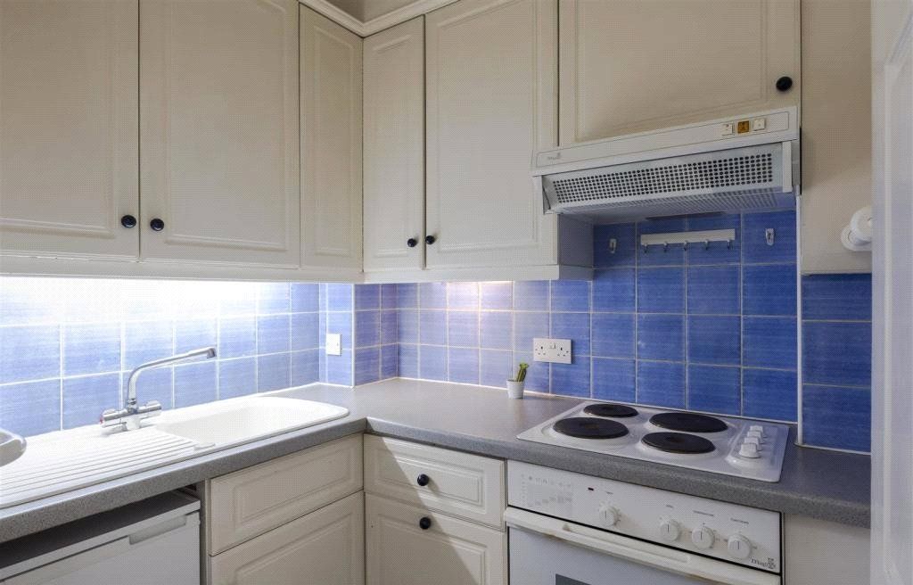 Property photo 2 of 7 Kitchen