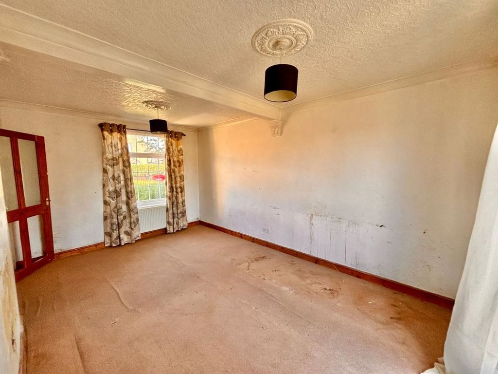 Property photo 3 of 10 Image 3