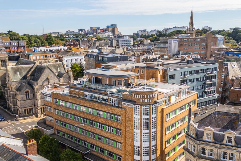 Property photo 1 of 20 The Penthouse, Bristol &amp; West  -  By Ben Parker-53