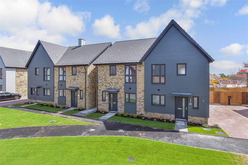 Property photo 3 of 9 Front