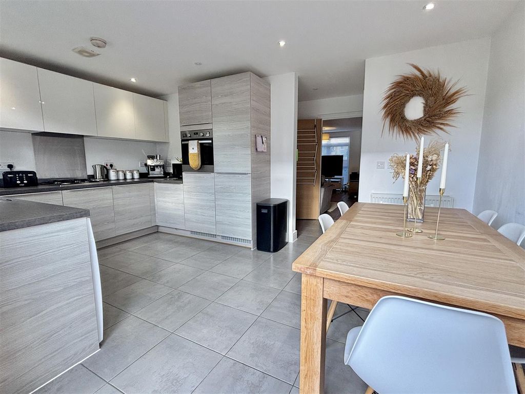 Property photo 3 of 14 Img_9720.Jpg