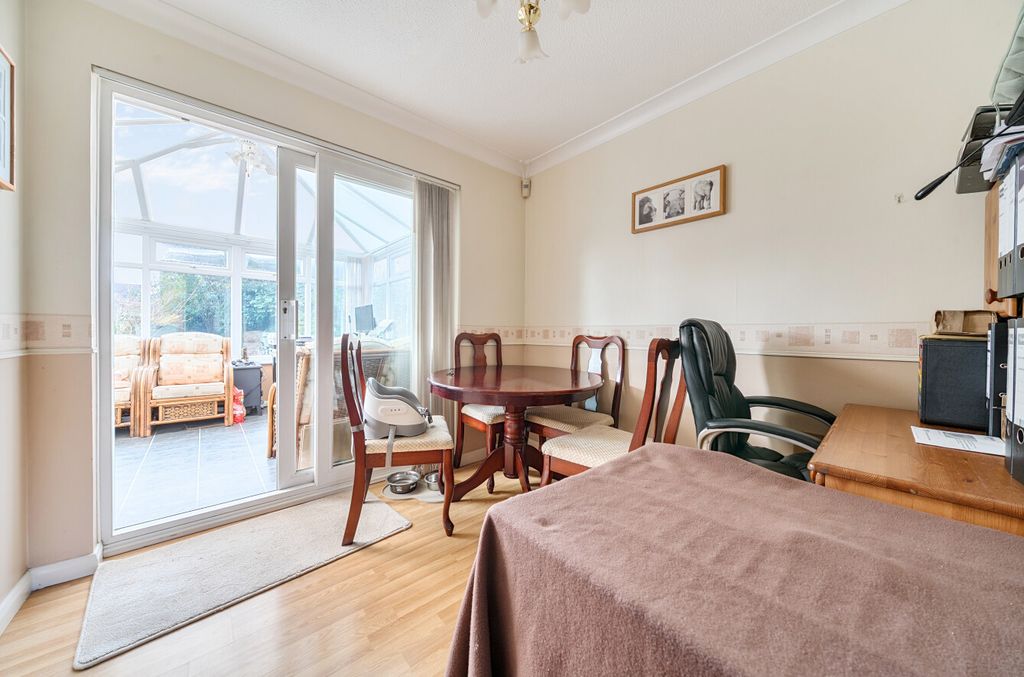 Property photo 3 of 14 1405779-11-697Cbc...