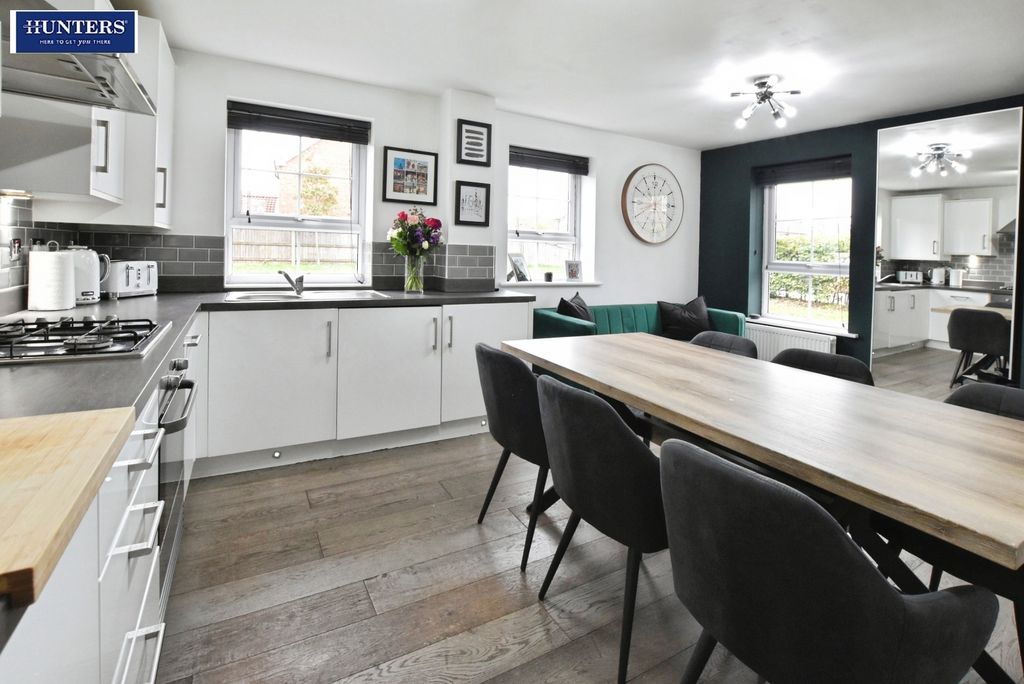 Property photo 3 of 26