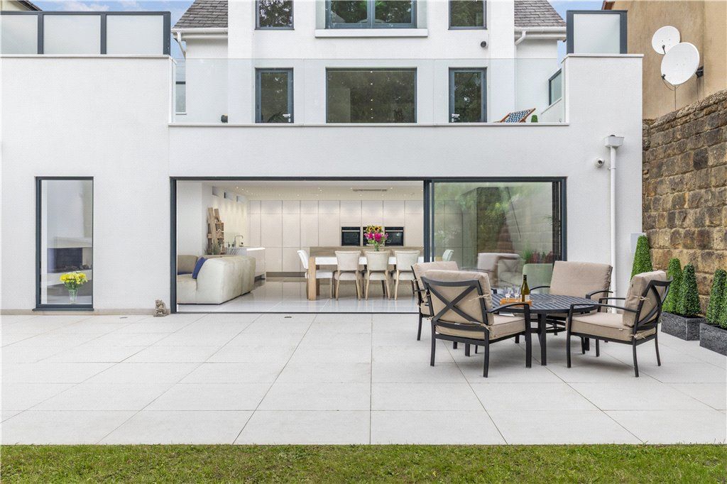 Property photo 3 of 36 Outside / Inside