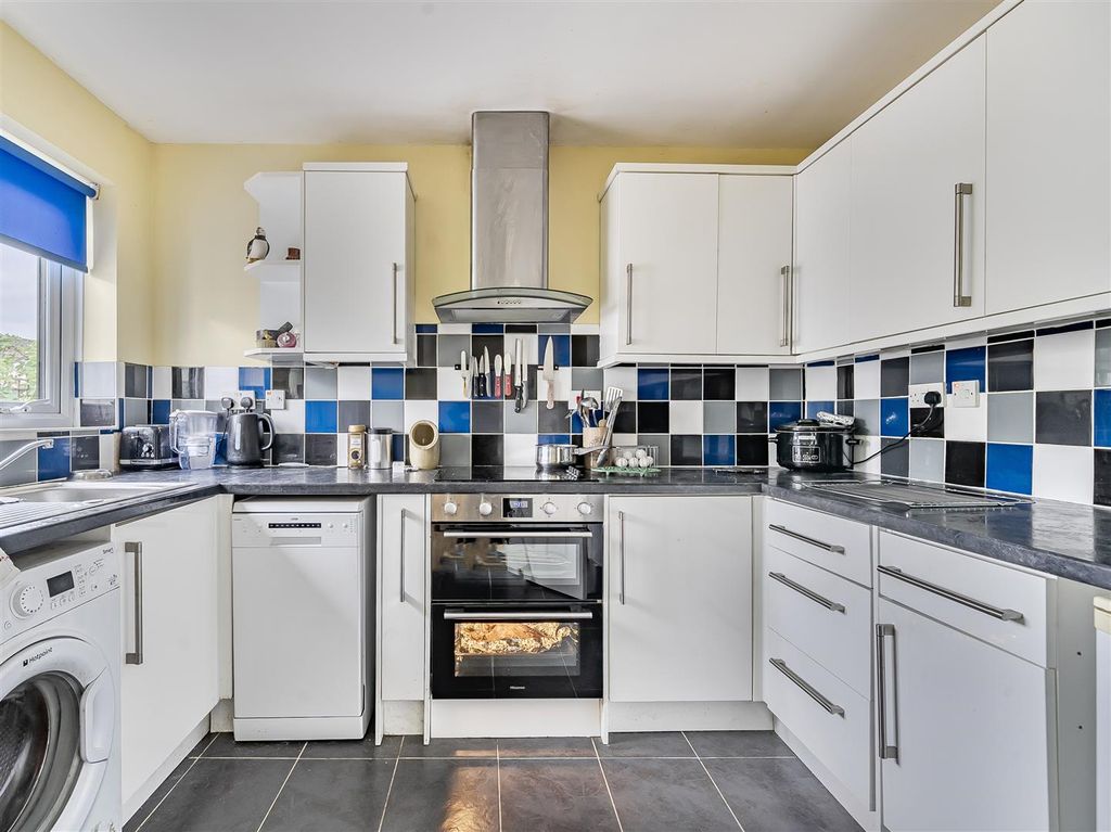 Property photo 3 of 15 1365643-1-68E920c5A9d89.Jpg