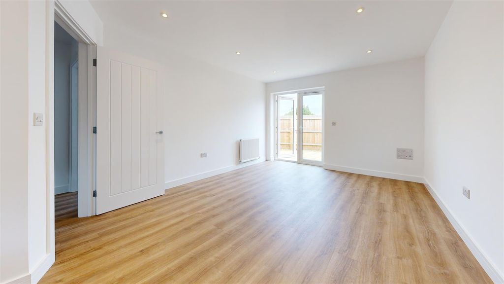 Property photo 1 of 9 Living-Room (29).Jpg