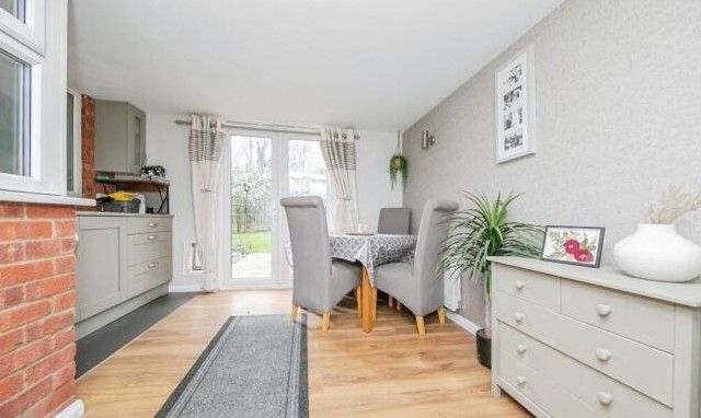 Property photo 3 of 11 91Yewtreerised