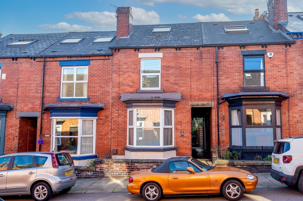 Property photo 2 of 23