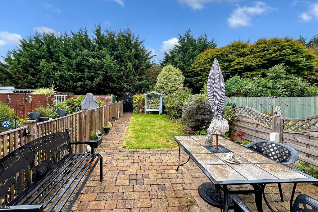 Property photo 2 of 17 Picture No. 32