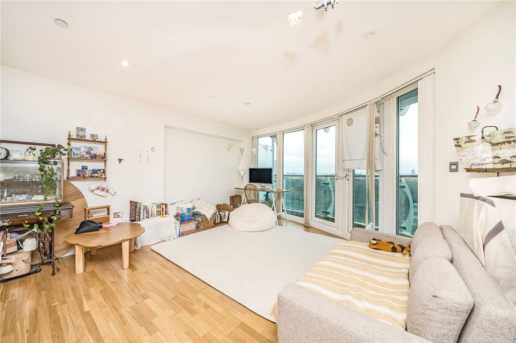 Property photo 2 of 8 Picture No. 10