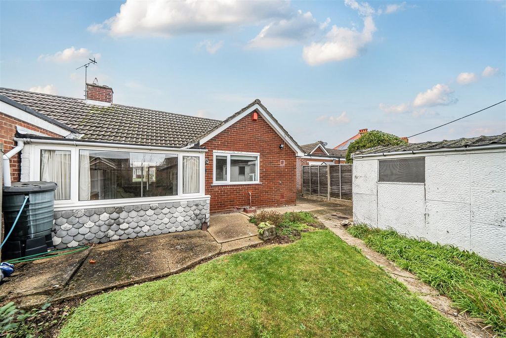 Property photo 3 of 13 Garden