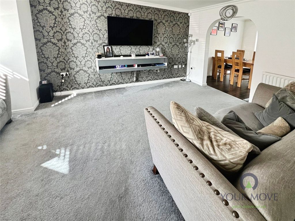 Property photo 2 of 17 Lounge