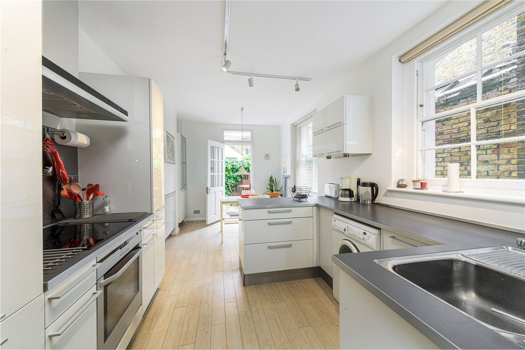 Property photo 2 of 16 Kitchen