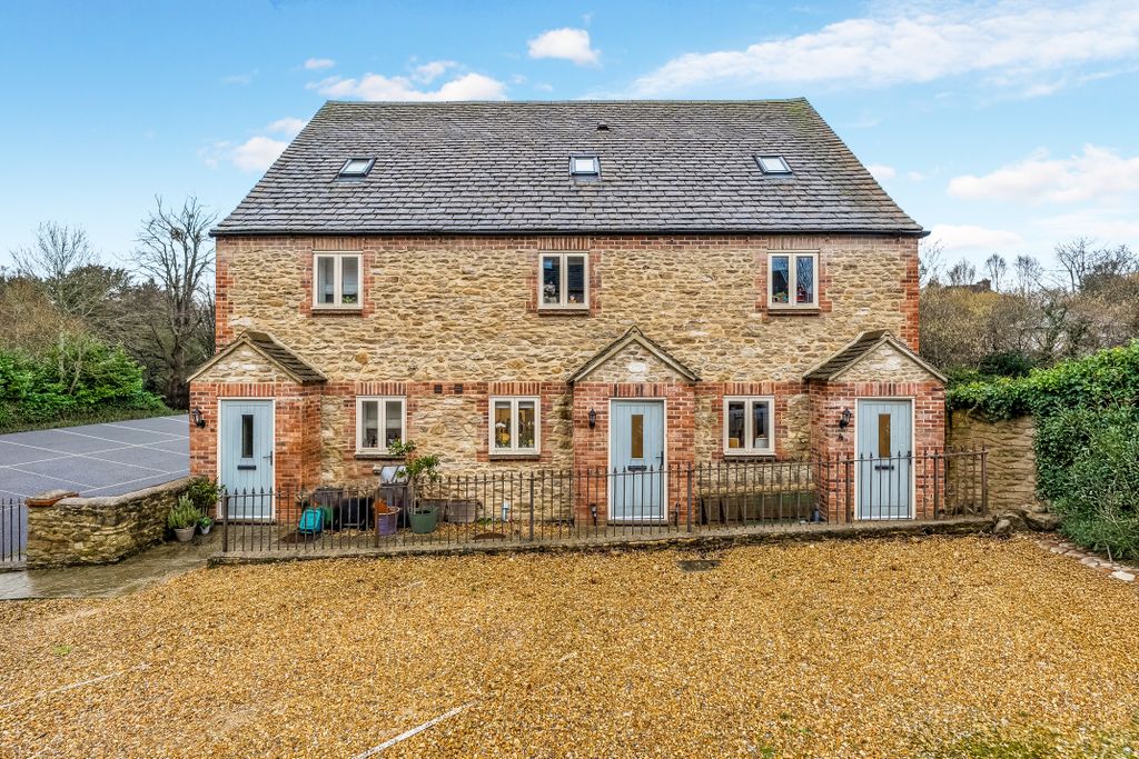 Property photo 1 of 13 140627516984c3239012Fremoveallofthecarsinthepicture