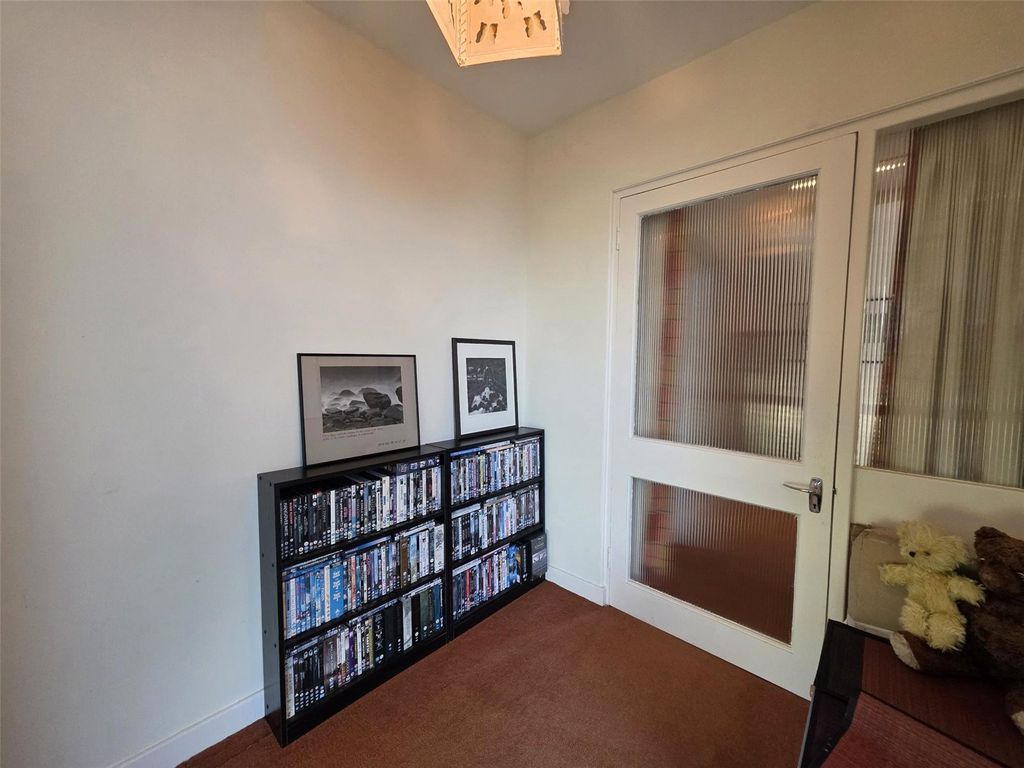 Property photo 3 of 32 Picture No. 19