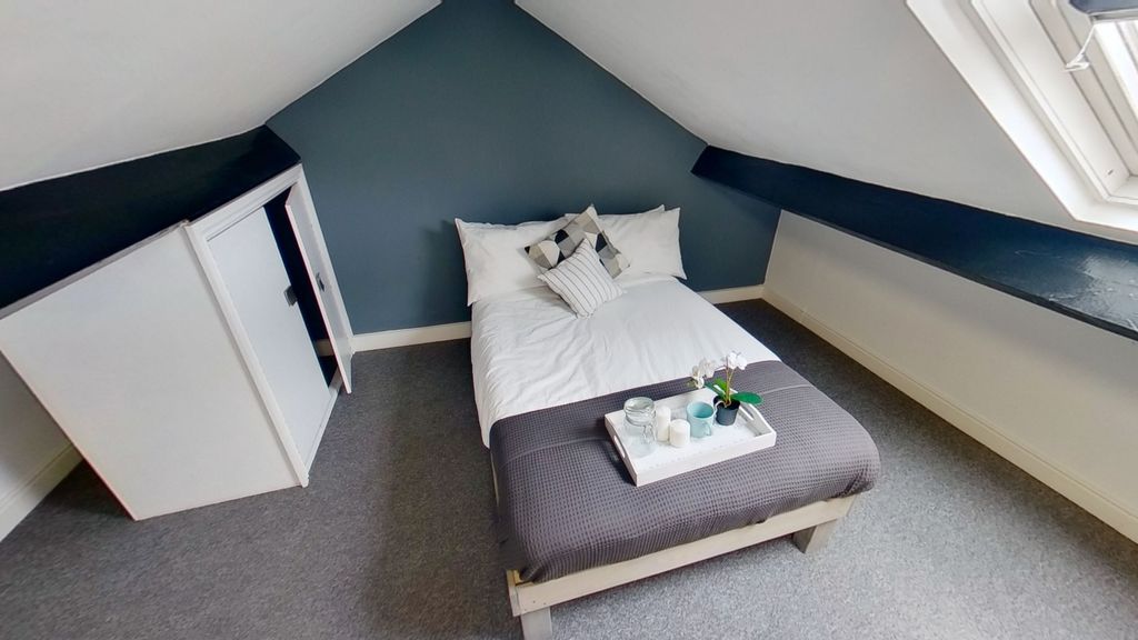 Property photo 2 of 13 44-Wellington-Street-Bedroom