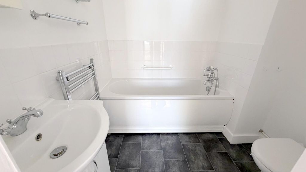 Additional image 13 of 3 bed flat for saleSt. Johns Road, Meads, Eastbourne BN20