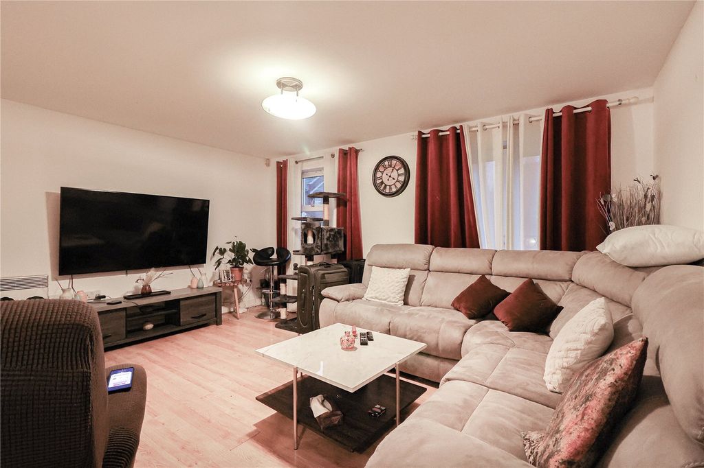 Property photo 1 of 10 Picture No. 08