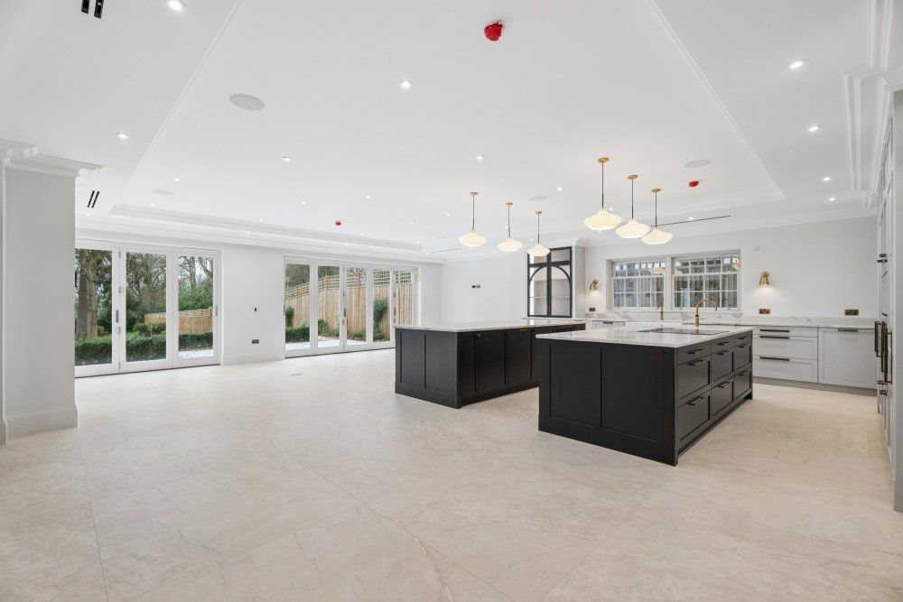 Property photo 3 of 11 Kitchen Family