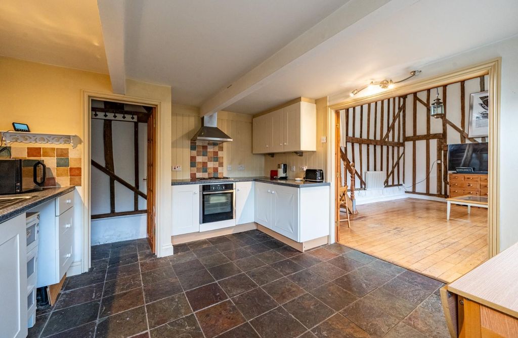 Property photo 3 of 10 Kitchen/Dining Room