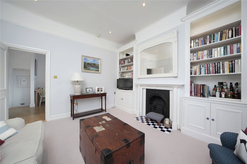 Property photo 3 of 11