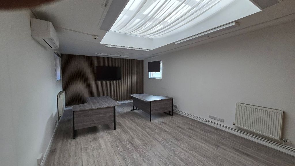 Property photo 1 of 3