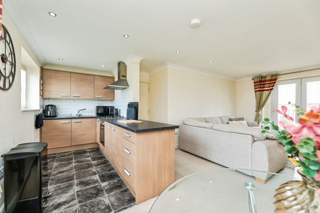 Property photo 2 of 17 Pbox-Img.Jpg