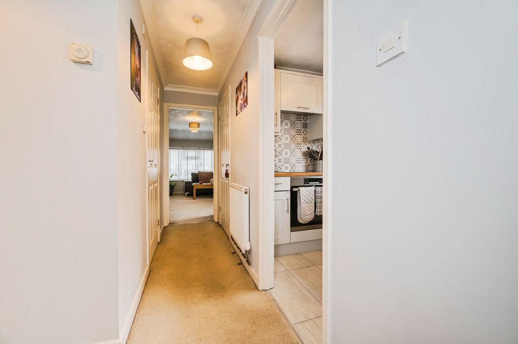 Property photo 2 of 21