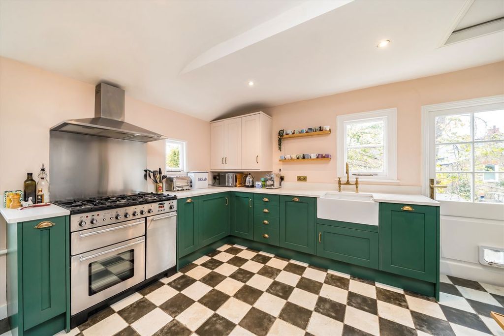 Property photo 3 of 9