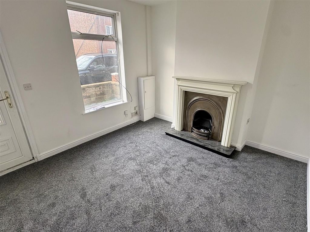 Property photo 3 of 6 3