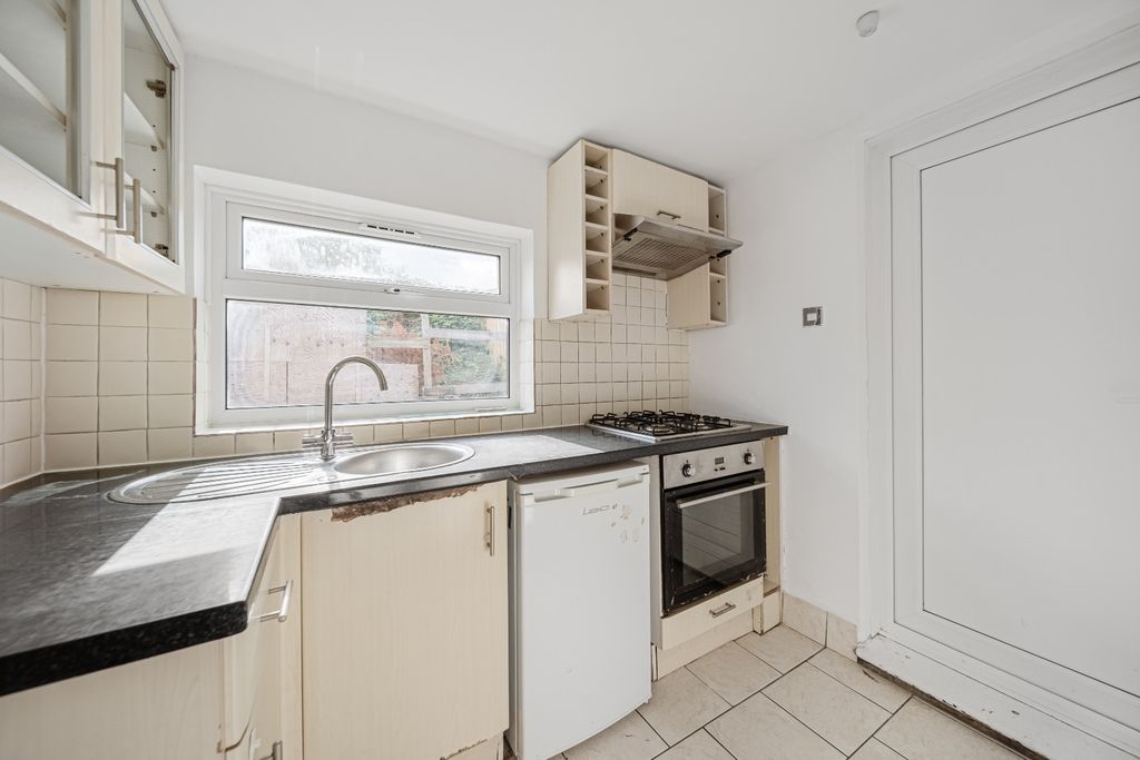 Property photo 2 of 7 4174803